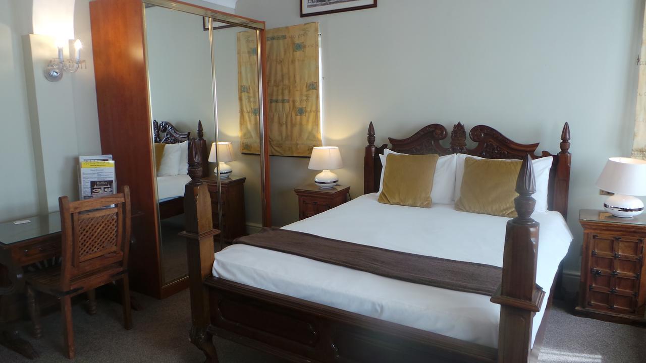 The Peacock Townhouse Hotel Kenilworth - Warwick Экстерьер фото